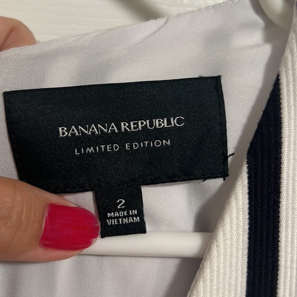 Used - Picture 2 of 4